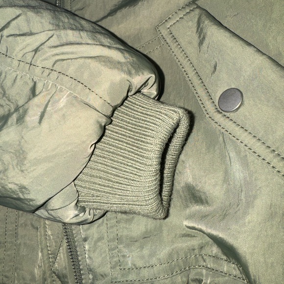 Brand new Zara flight jacket with faux fur on the collar - Picture 5 of 5